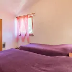 4 Bedroom Awesome In Semesterbostad Pula
