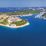 Semesterbostad 4 Bedroom Awesome In Pula