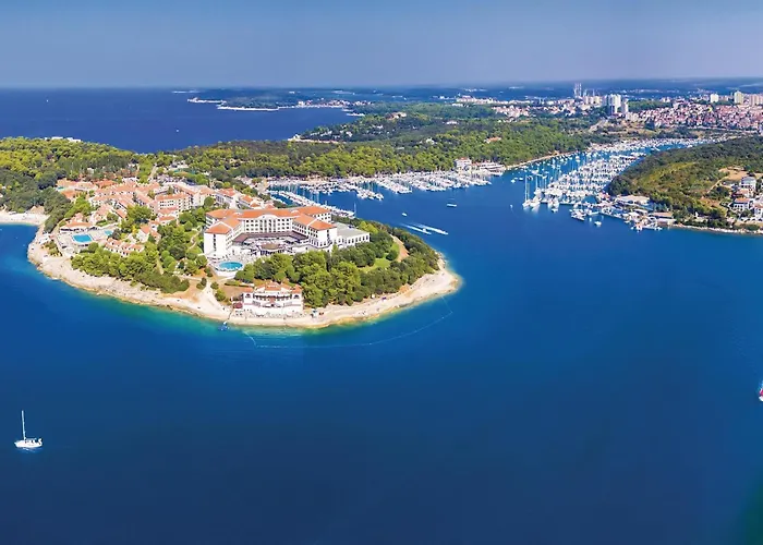 Дом отдыха 4 Bedroom Awesome In Пула