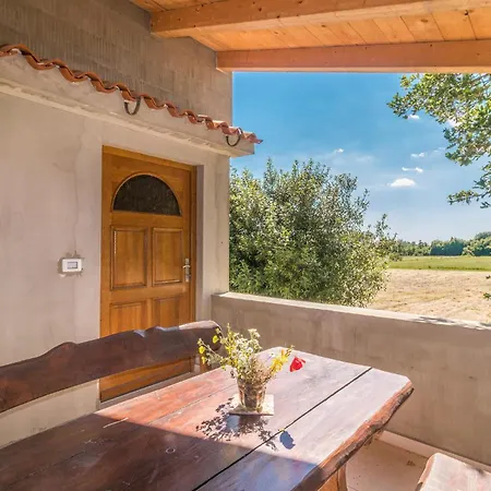 4 Bedroom Awesome In Pula Muntić