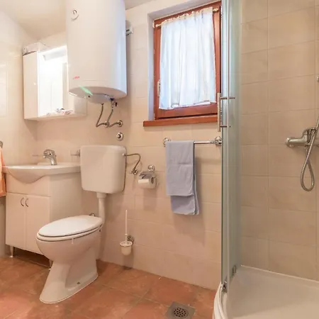 4 Bedroom Awesome In Pula Hébergement de vacances *