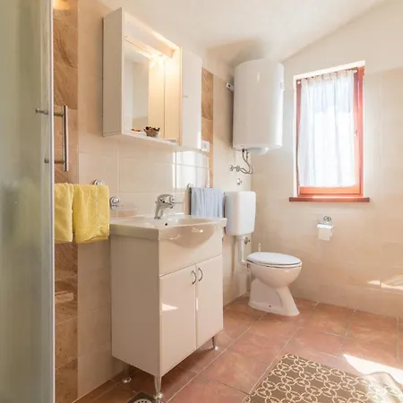 4 Bedroom Awesome In Pula Hébergement de vacances *