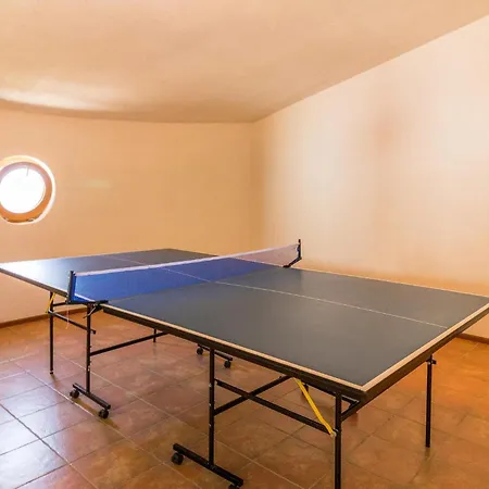 4 Bedroom Awesome In Pula Hébergement de vacances *