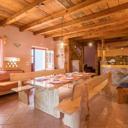 4 Bedroom Awesome In Pula * Muntić
